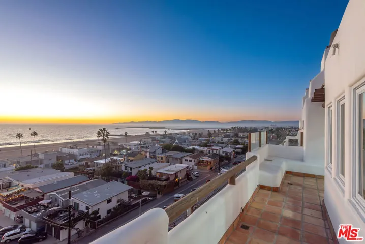 7047 Vista Del Mar Lane, Playa Del Rey, California 90293