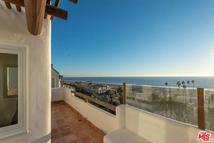 7047 Vista Del Mar Lane, Playa Del Rey, California 90293