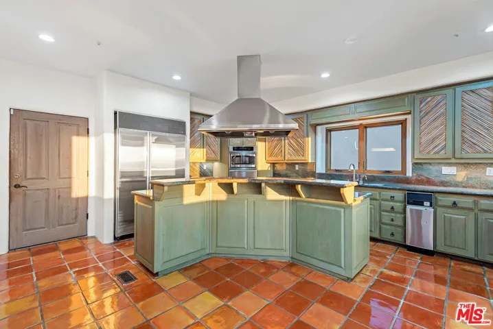 7047 Vista Del Mar Lane, Playa Del Rey, California 90293