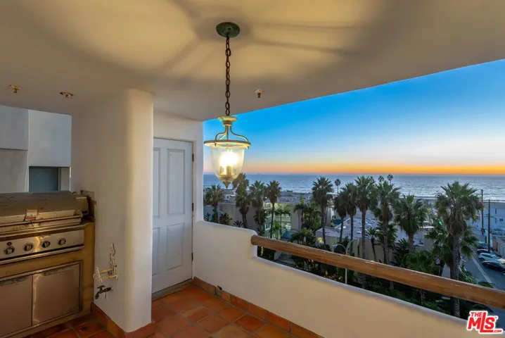 7047 Vista Del Mar Lane, Playa Del Rey, California 90293