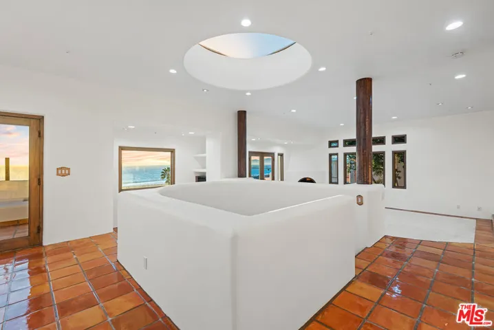 7047 Vista Del Mar Lane, Playa Del Rey, California 90293