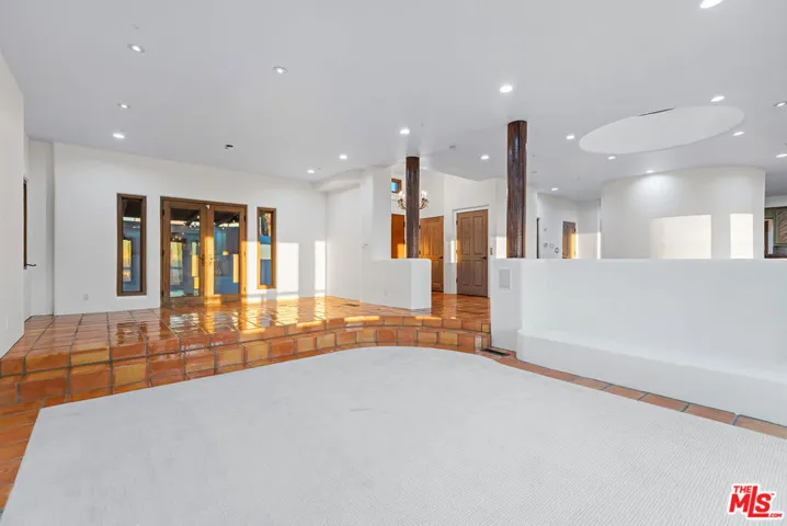 7047 Vista Del Mar Lane, Playa Del Rey, California 90293