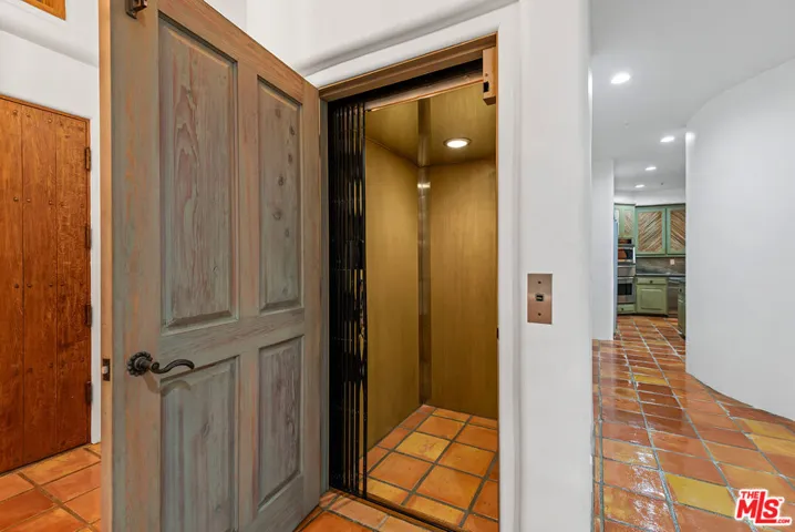 7047 Vista Del Mar Lane, Playa Del Rey, California 90293