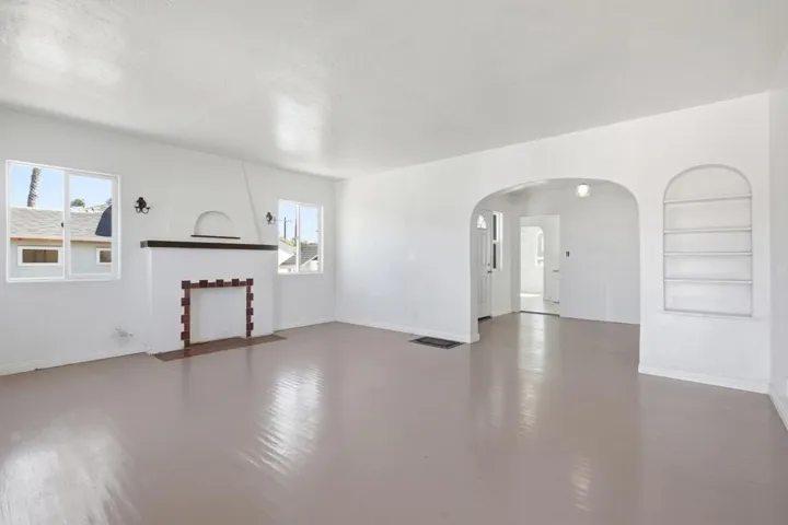 426 E Ave, National City, California 91950