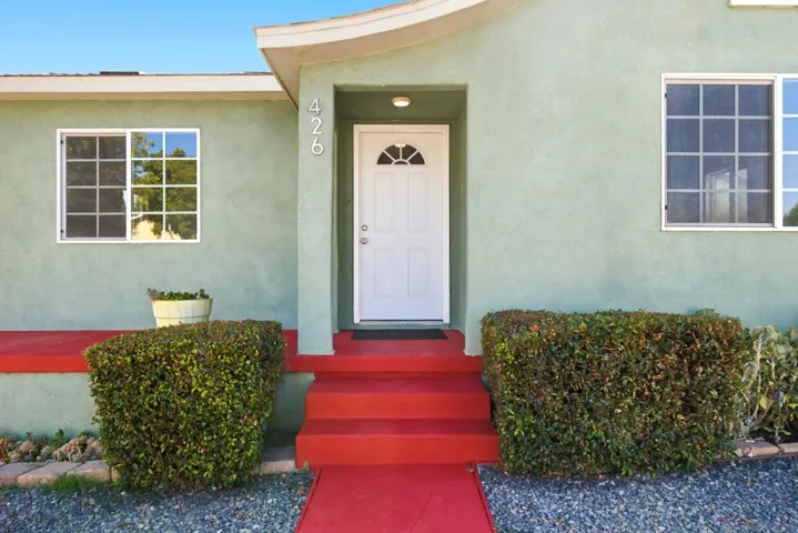 426 E Ave, National City, California 91950