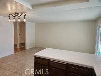 Kitchen breakfast bar