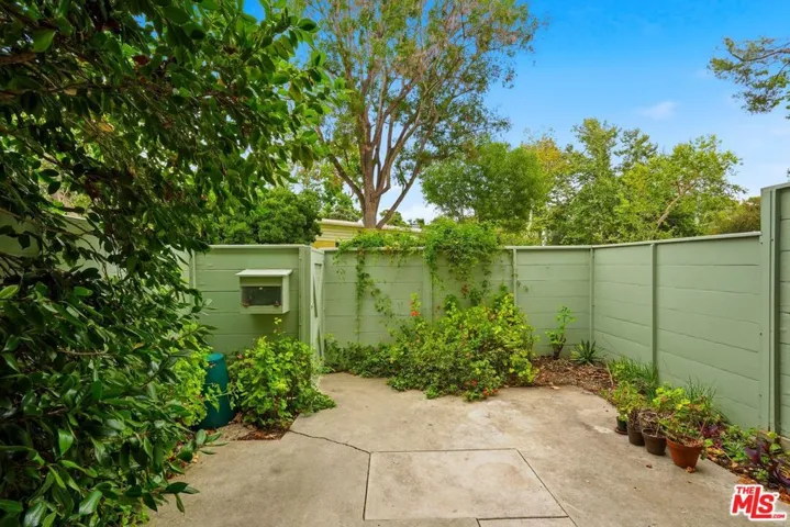 5327 Village, Los Angeles, California 90016