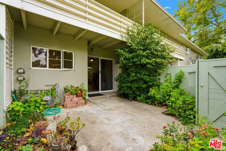 5327 Village, Los Angeles, California 90016