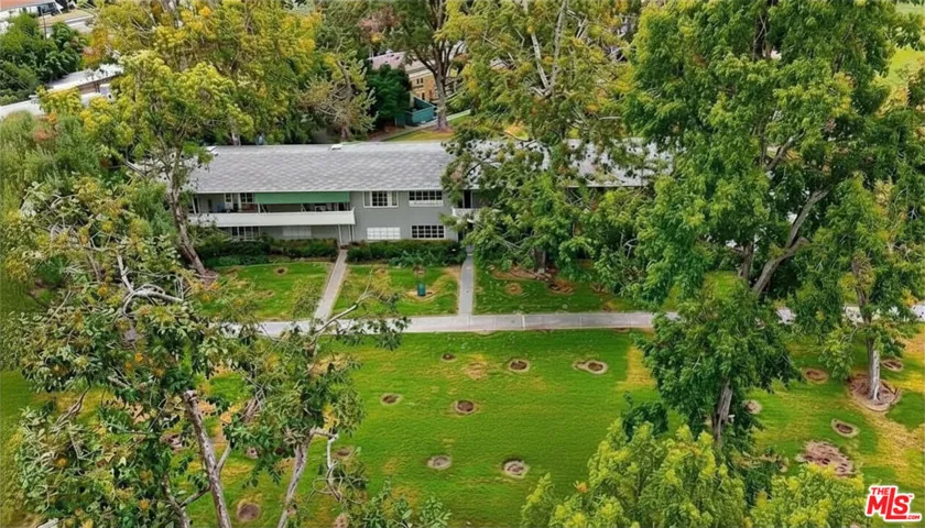 5327 Village, Los Angeles, California 90016