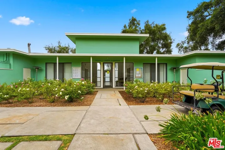 5327 Village, Los Angeles, California 90016