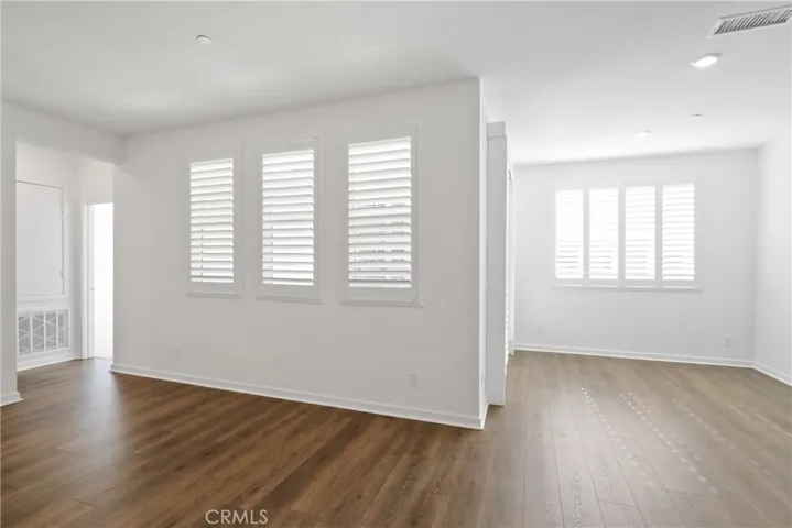 960 N Tangent Privado 305, Ontario, California 91764