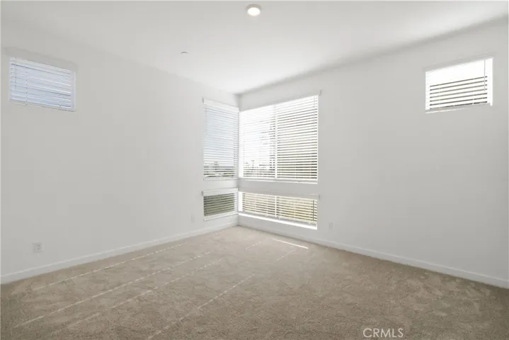 960 N Tangent Privado 305, Ontario, California 91764