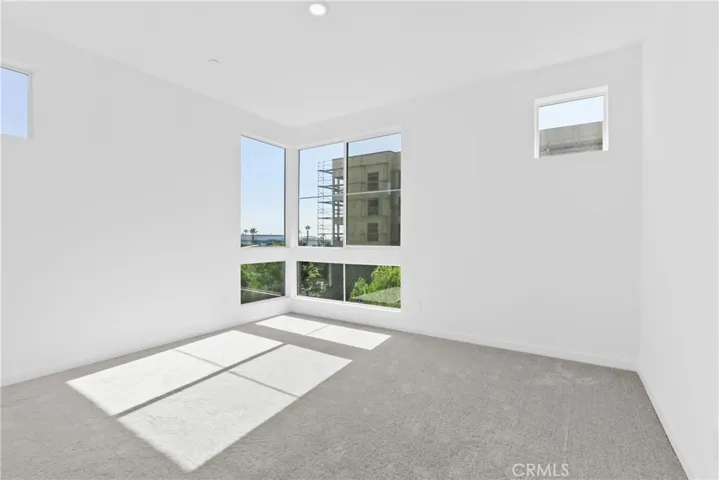 960 N Tangent Privado 305, Ontario, California 91764