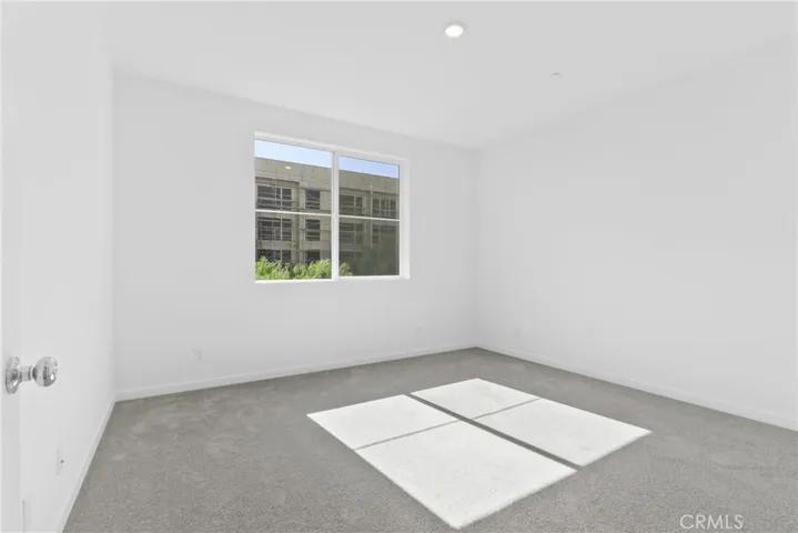 960 N Tangent Privado 305, Ontario, California 91764