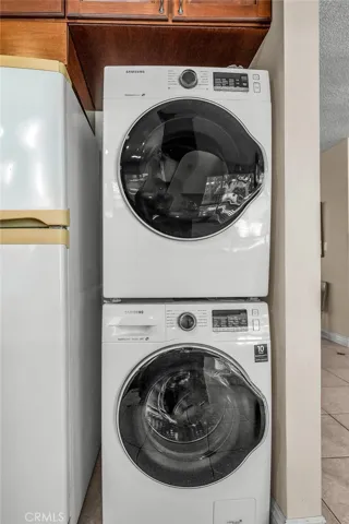 Washer/Dryer in Unit