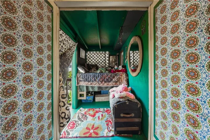 Enclosed porch