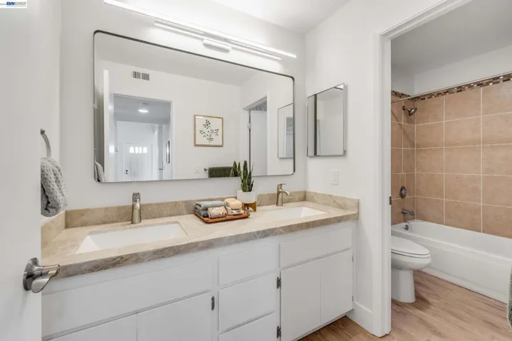 7052 Dublin Meadows St H, Dublin, California 94568