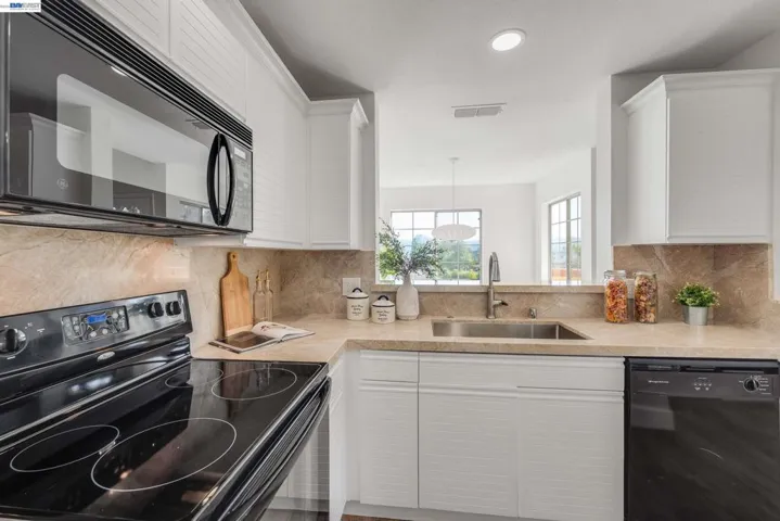 7052 Dublin Meadows St H, Dublin, California 94568