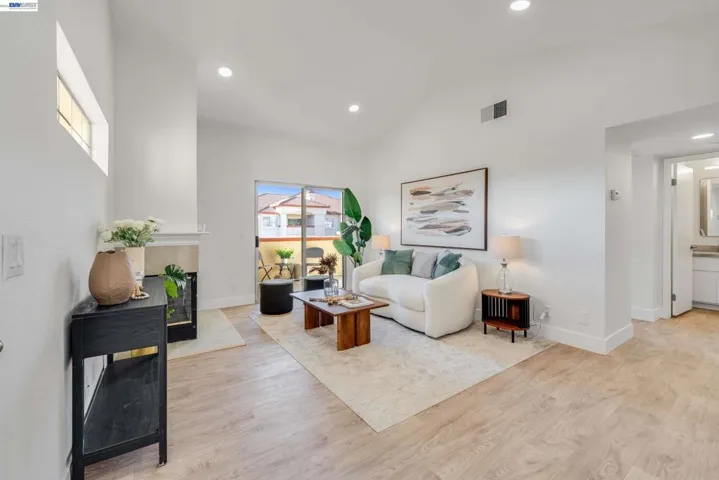 7052 Dublin Meadows St H, Dublin, California 94568
