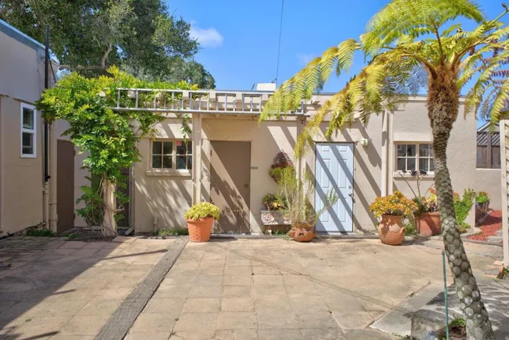721 9th Street, Pacific Grove, California 93950