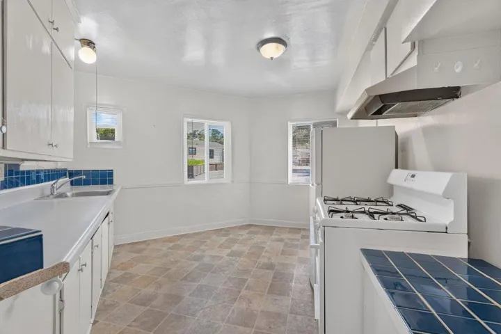721 9th Street, Pacific Grove, California 93950