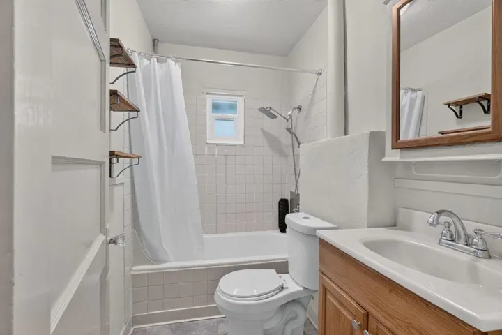 721 9th Street, Pacific Grove, California 93950