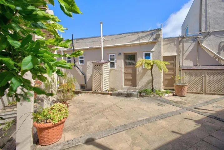 721 9th Street, Pacific Grove, California 93950
