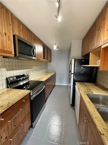 700 Westmount 202, West Hollywood, California 90069