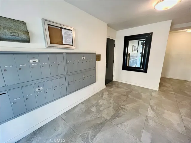 700 Westmount 202, West Hollywood, California 90069