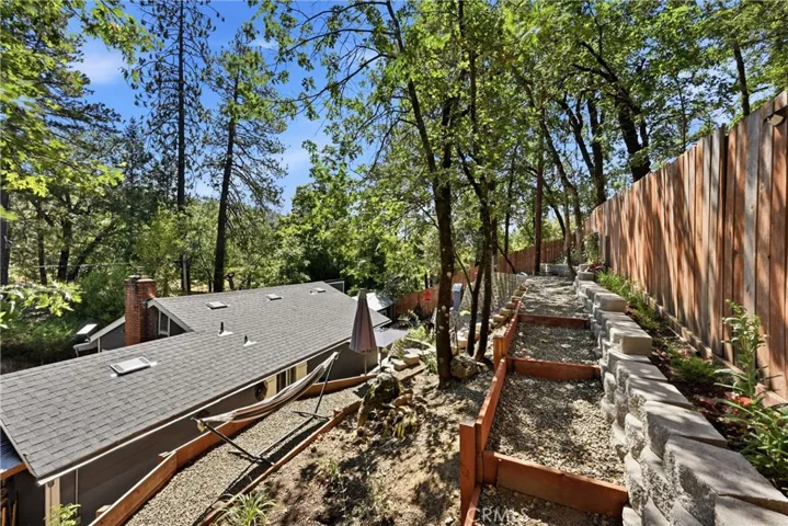 17337 Maple Shadows, Cobb, California 95461