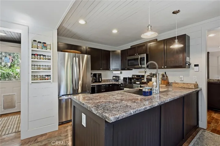 17337 Maple Shadows, Cobb, California 95461