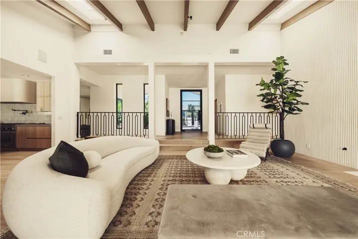 4195 Alonzo Ave, Encino, California 91316