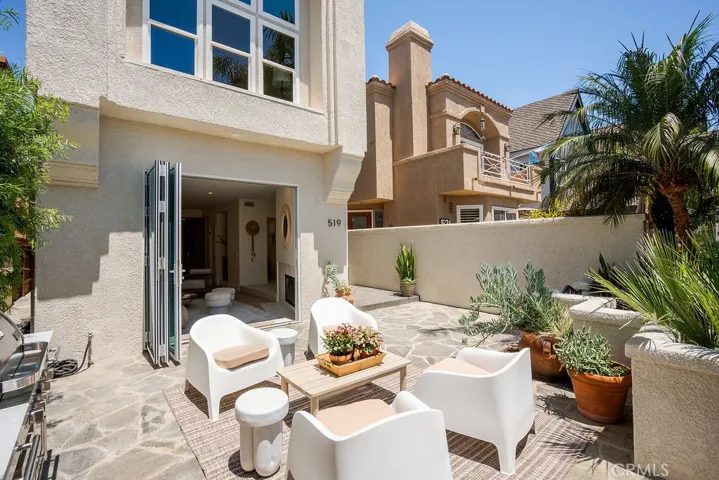 519 10th, Huntington Beach, California 92648