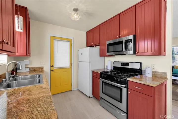 57556 Pueblo, Yucca Valley, California 92284