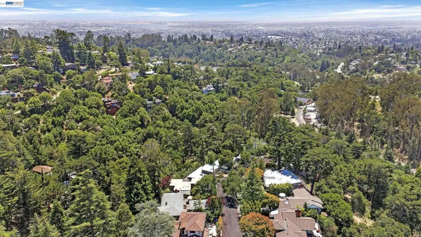 2245 Pelham Pl, Oakland, California 94611