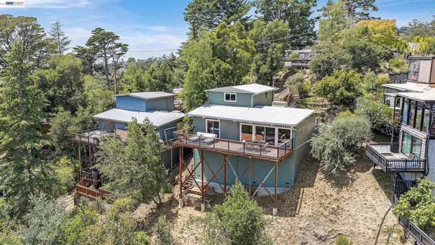 2245 Pelham Pl, Oakland, California 94611