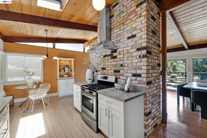 2245 Pelham Pl, Oakland, California 94611