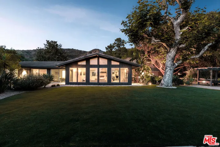 12460 Yellow Hill Road, Malibu, California 90265