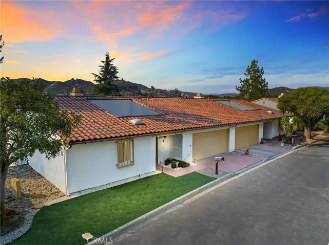 1232 La Paloma Glen, Escondido, California 92026