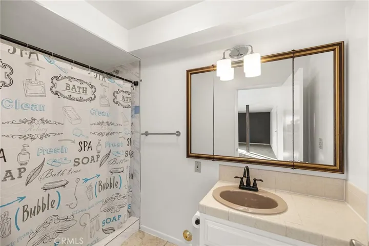 1232 La Paloma Glen, Escondido, California 92026