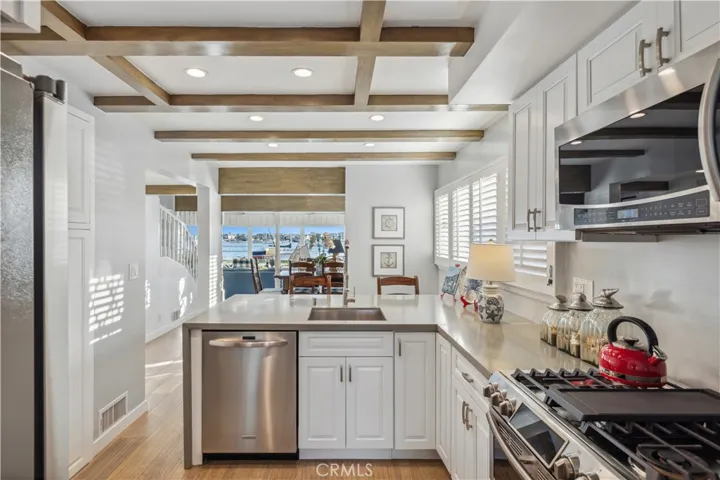 700 S Bay Front, Newport Beach, California 92662