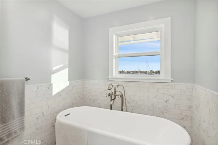 700 S Bay Front, Newport Beach, California 92662