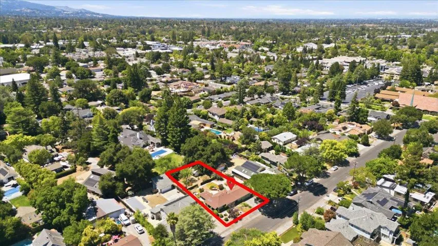16375 W La Chiquita Avenue, Los Gatos, California 95032