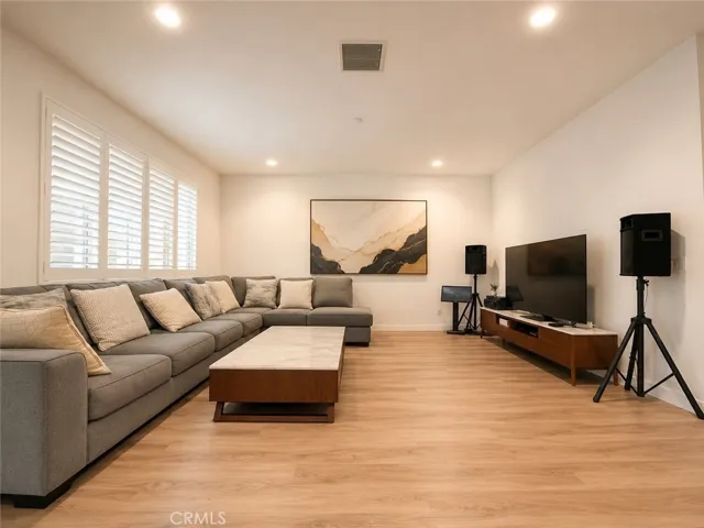 4722 S Cobblestone, Ontario, California 91762
