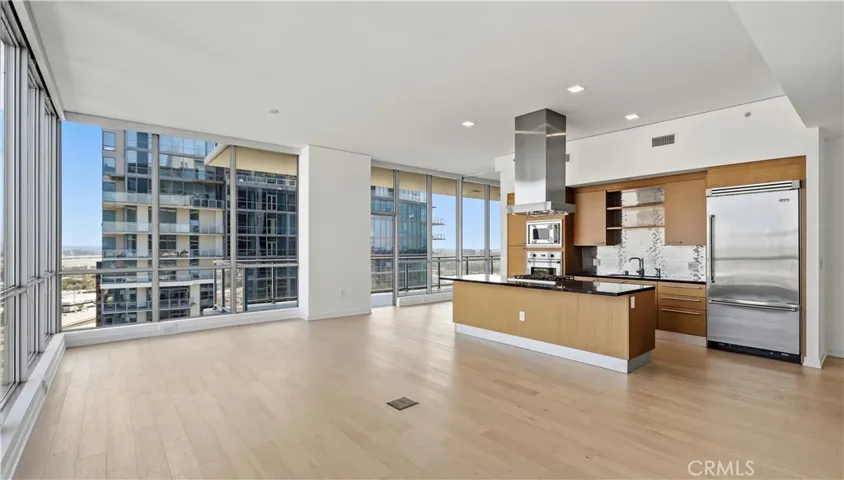 9 Macarthur Place N2002, Santa Ana, California 92707