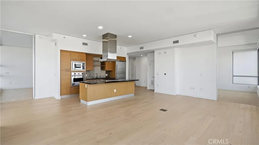 9 Macarthur Place N2002, Santa Ana, California 92707