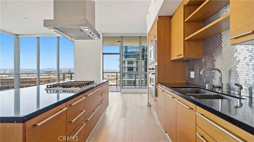 9 Macarthur Place N2002, Santa Ana, California 92707