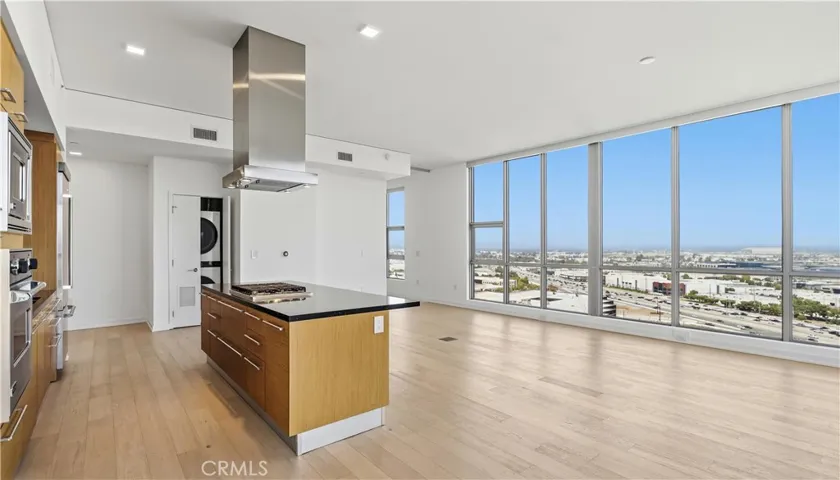 9 Macarthur Place N2002, Santa Ana, California 92707