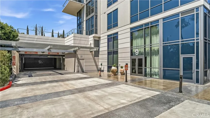 9 Macarthur Place N2002, Santa Ana, California 92707