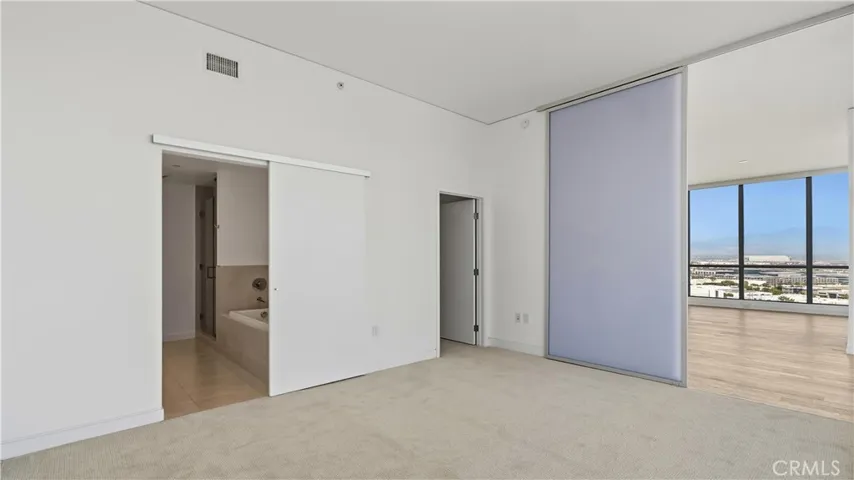 9 Macarthur Place N2002, Santa Ana, California 92707